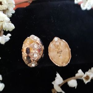 Jewelry - Retro gold tone clip-on earrings Jewelry - Retro gold tone clip-on earrings